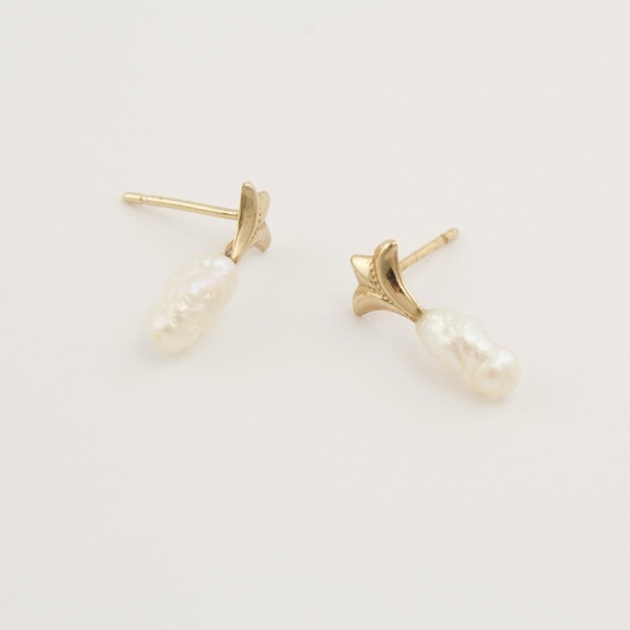 Vintage Genuine Pearl Stud Earrings Gold Plated Fleur de Lis with Rice Pearls - Picture 6 of 7